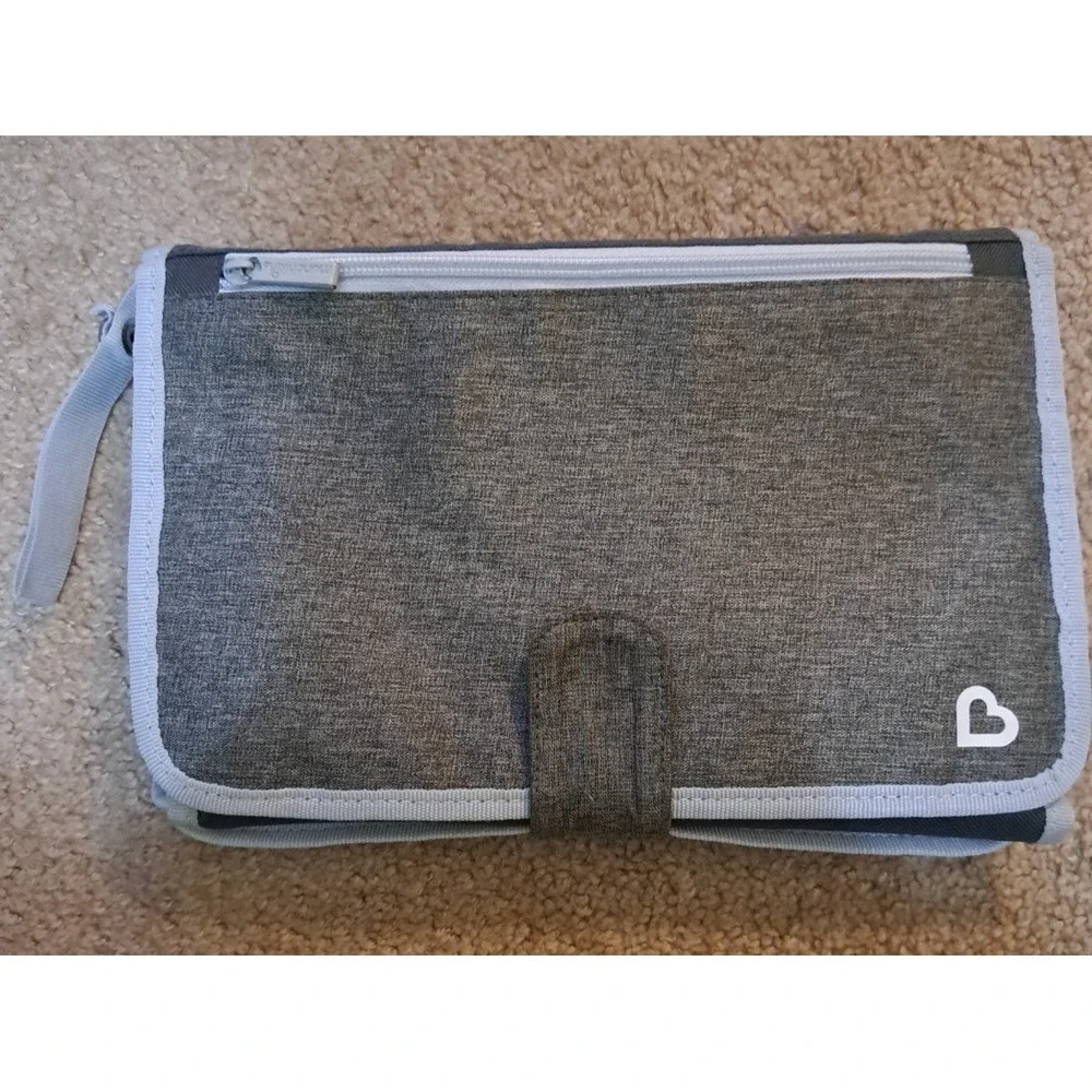 Munchkin Go Portable Baby Diper Changing Pad Kid Wipes Case